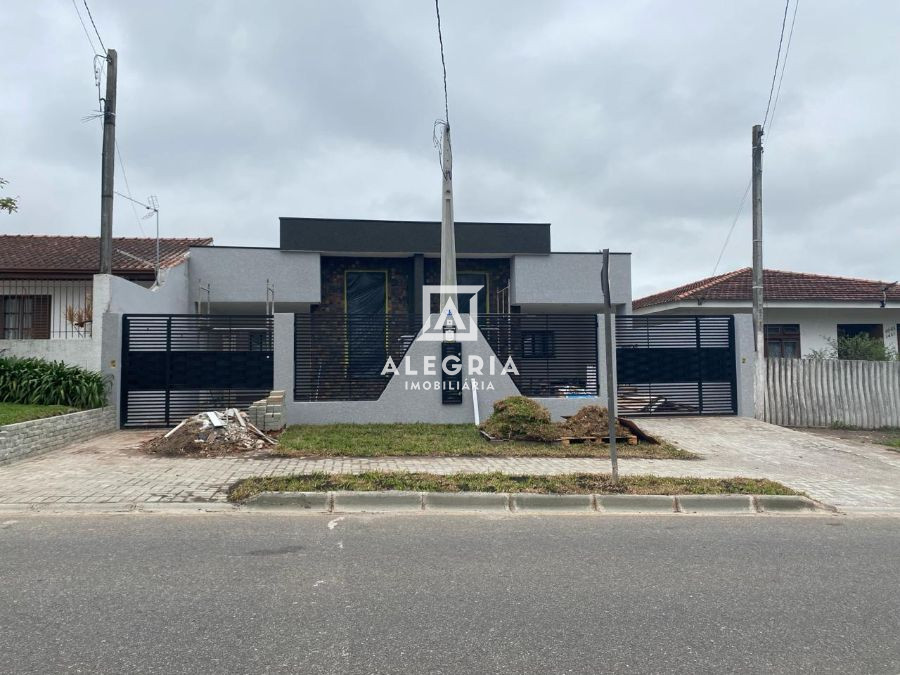 Belissima Casa Contendo 03 Dormitórios Sendo 01 Suite e Edicula Bom Jesus em São José dos Pinhais em São José dos Pinhais