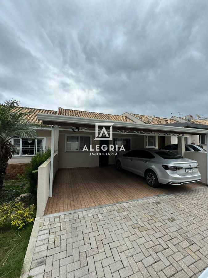 Linda casa em condominio fechado no Bairro Colonia Rio Grande em São José dos Pinhais