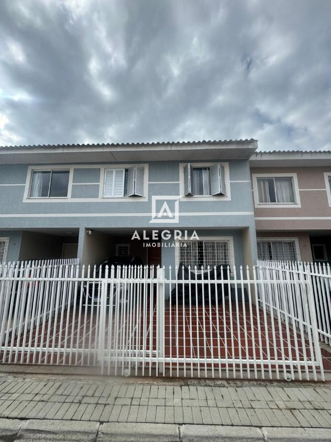 Sobrado em Condominio Fechado Contendo 03 Dormitórios na Cidade Jardim em São José dos Pinhais