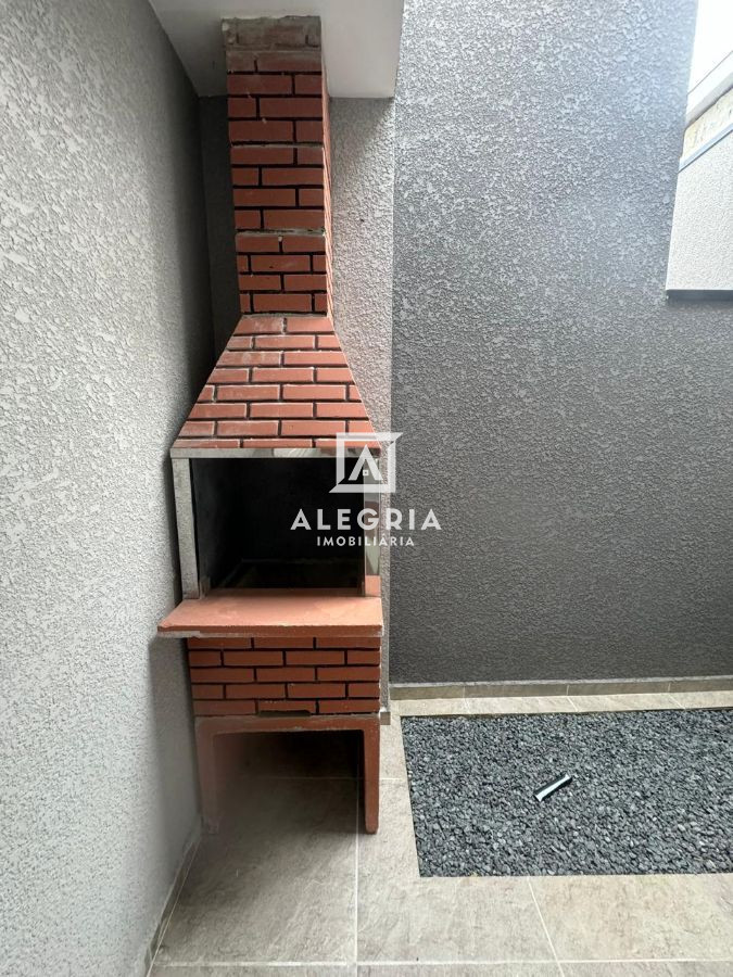 Belissima Casa em Condominio Fechado Contendo 03 Dormitórios Sendo 01 Suite na Colonia Rio Grande em São José dos Pinhais