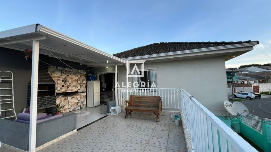 Linda Casa no Bairro Santo Antonio em São José dos Pinhais