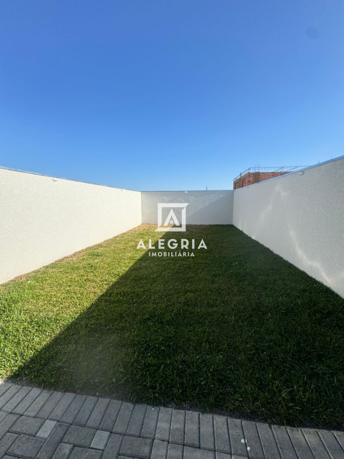 Linda Casa Contendo 03 Dormitórios Sendo 01 Suite no Barro Preto em São José dos Pinhais