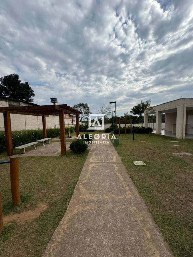 Lindo Apartamento no Bairro Colonia Rio Grande em São José dos Pinhais