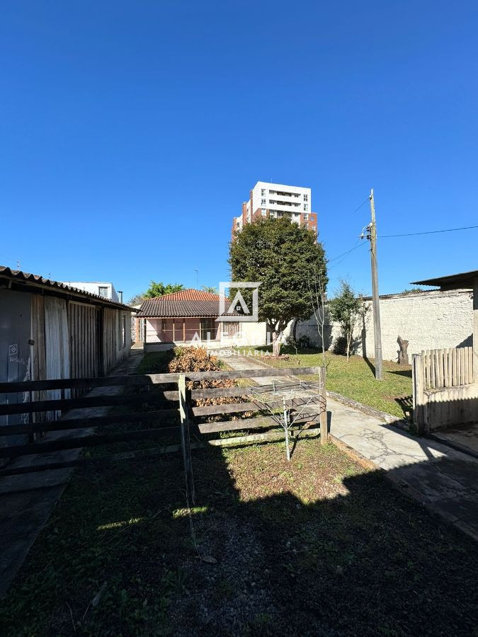 Lindo Terreno com Casa no Centro em São José dos Pinhais