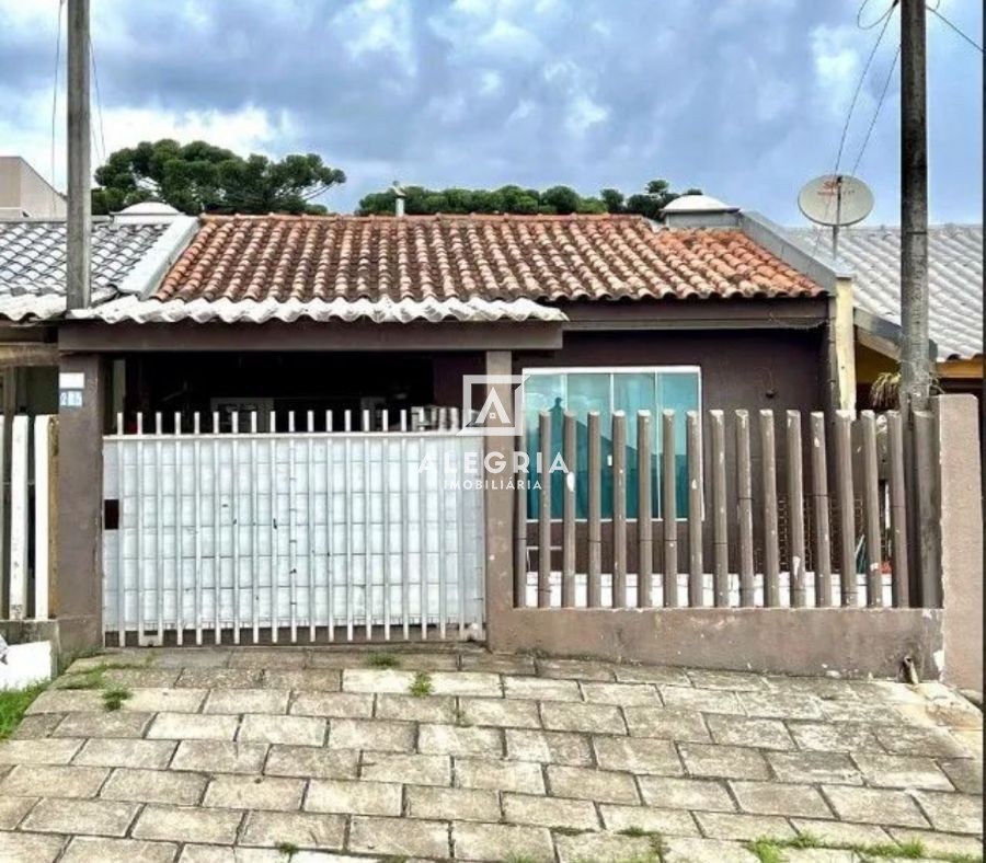 Linda Casa no Bairro Colonia Rio Grande em São José dos Pinhais