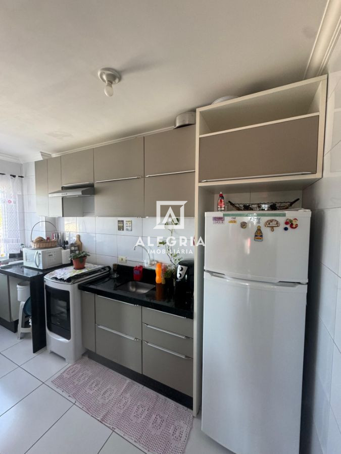 Lindo Apartamento Com Cozinha Planejada Contendo 02 Dormitórios no Afonso Pena em São José dos Pinhais