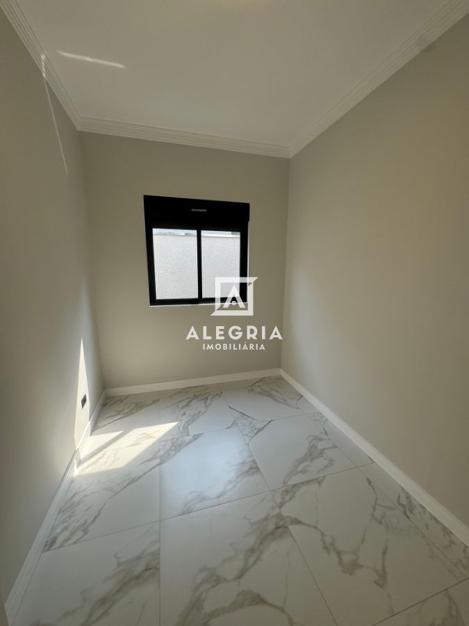 Linda Casa Contendo 03 Dormitórios Sendo 01 Suite na Cidade Jardim em São José dos Pinhais