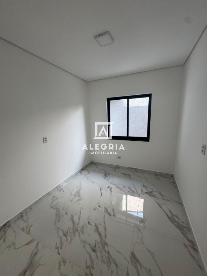 Linda Casa Contendo 03 Dormitórios Sendo 01 Suite no São Marcos em São José dos Pinhais