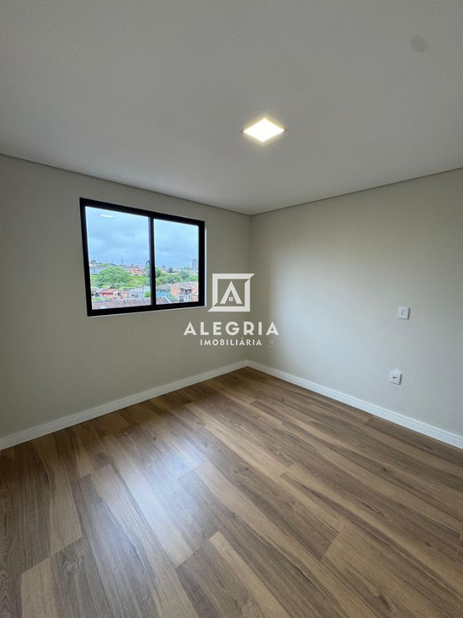 Lindo Apartamento Contendo 03 Dormitórios Sendo 01 Suite no Cruzeiro em São José dos Pinhais