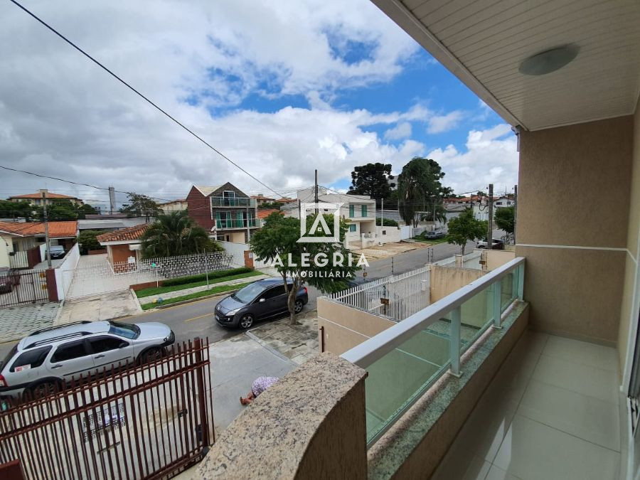 Sobrado no Bairro Cidade Jardim, a poucos minutos do Centro em São José dos Pinhais