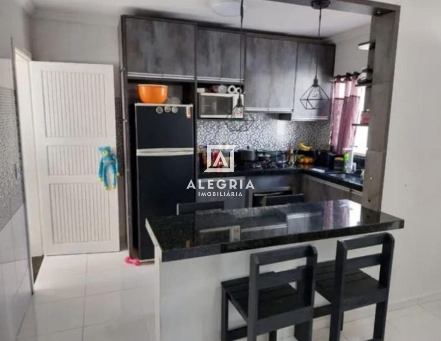 Linda Casa em condominio no Bairro Quississana em São José dos Pinhais