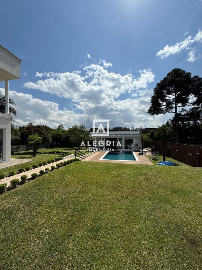 Belissima Casa Contendo 04 Suites com Piscina no Residencial Haras Bom Pastor em São José dos Pinhais