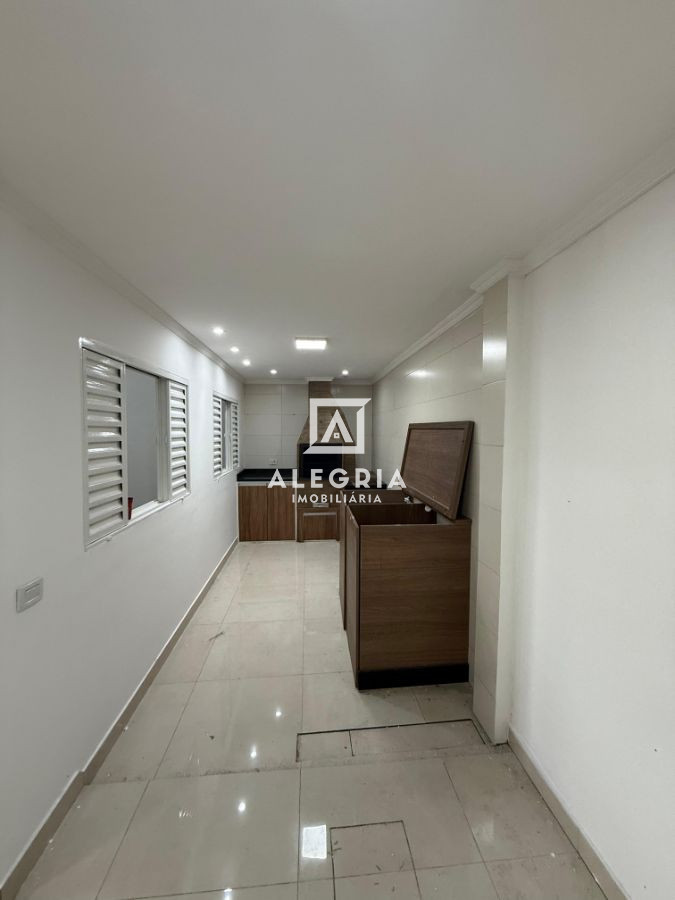 Linda Casa em Condominio Fechado Contendo 03 Dormitórios na Colonia Rio Grande em São José dos Pinhais