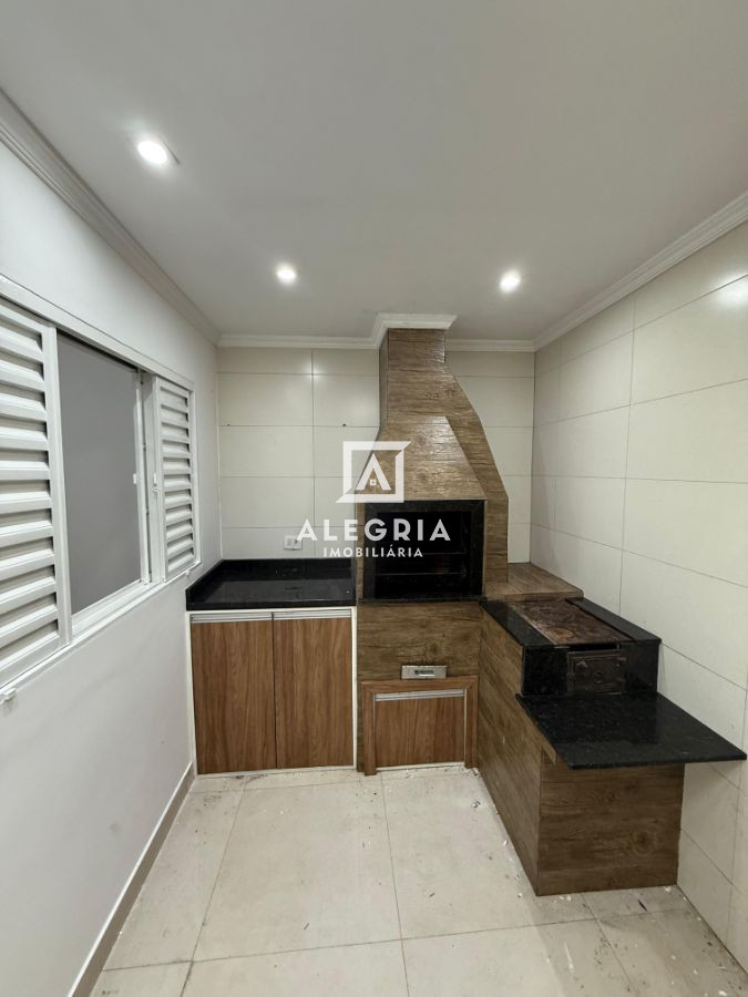 Linda Casa em Condominio Fechado Contendo 03 Dormitórios na Colonia Rio Grande em São José dos Pinhais