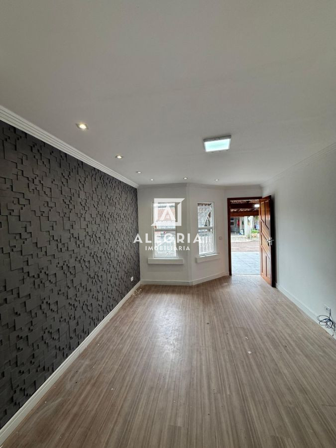 Linda Casa em Condominio Fechado Contendo 03 Dormitórios na Colonia Rio Grande em São José dos Pinhais