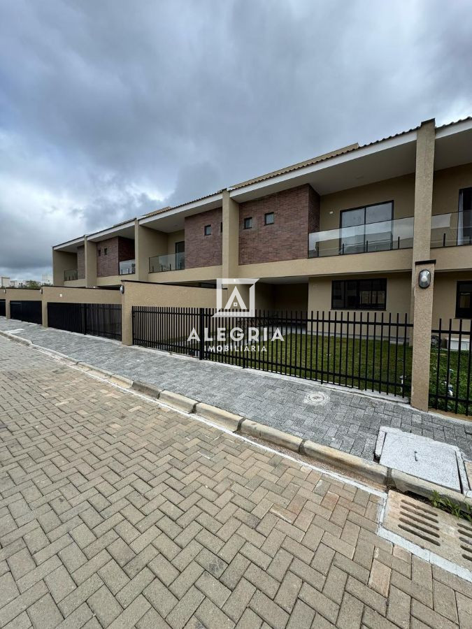 Sobrado em Condominio Fechado Contendo 03 Dormitórios Sendo 01 Suite no Ouro Fino em São José dos Pinhais