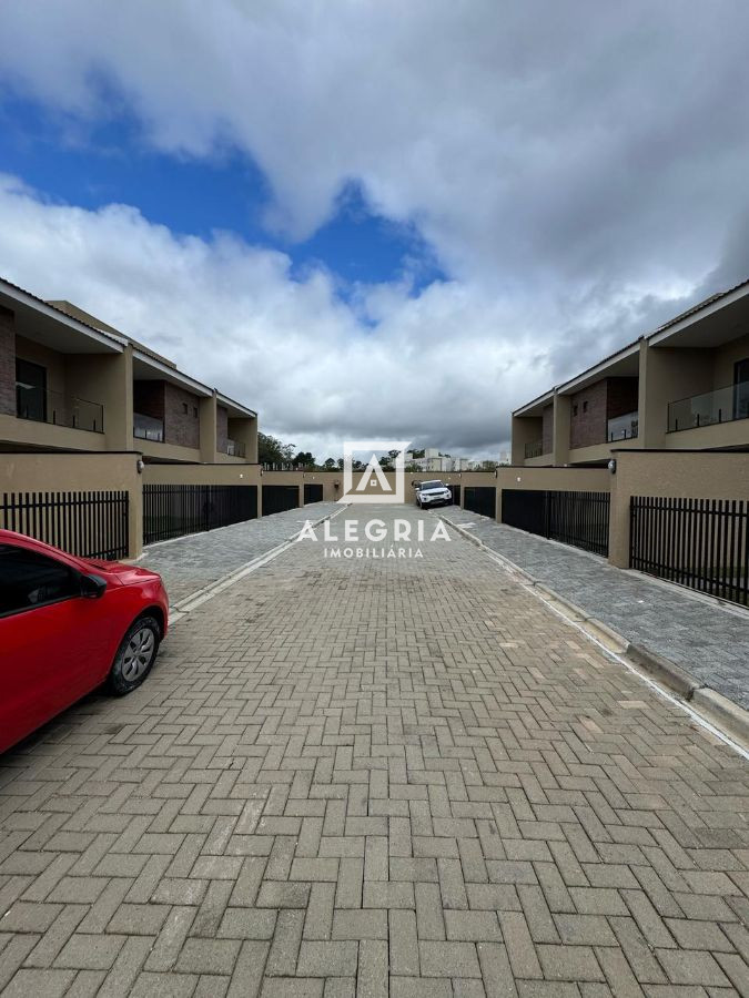 Sobrado em Condominio Fechado Contendo 03 Dormitórios Sendo 01 Suite no Ouro Fino em São José dos Pinhais