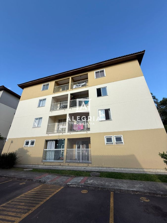 Lindo Apartamento no Residencial Le Village Royale no bairro Colonia Ria Grande em São José dos Pinhais