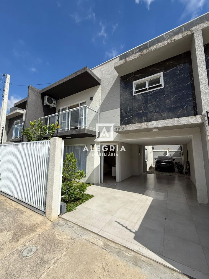 Belissimo Sobrado Contendo 03 Dormitórios Sendo 01 Suite no Pedro Moro em São José dos Pinhais