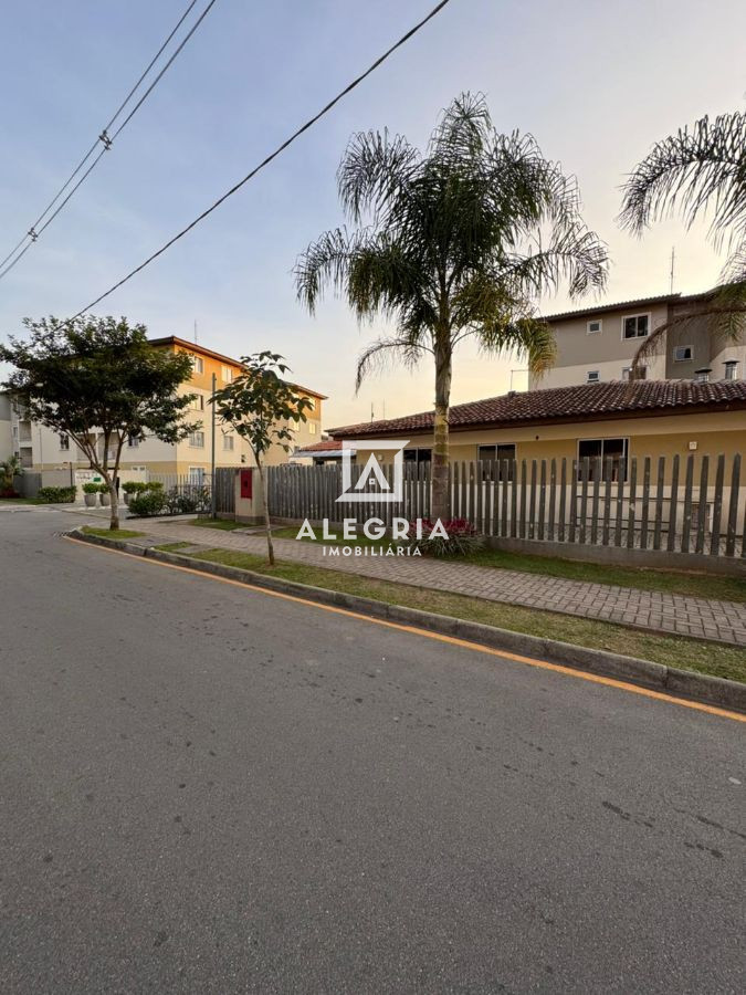 Lindo Apartamento no Residencial Le Village Royale no bairro Colonia Ria Grande em São José dos Pinhais