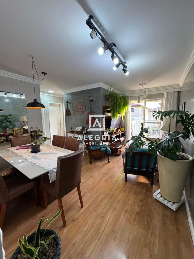 Lindo Apartamento no Residencial Le Village Royale no bairro Colonia Ria Grande em São José dos Pinhais