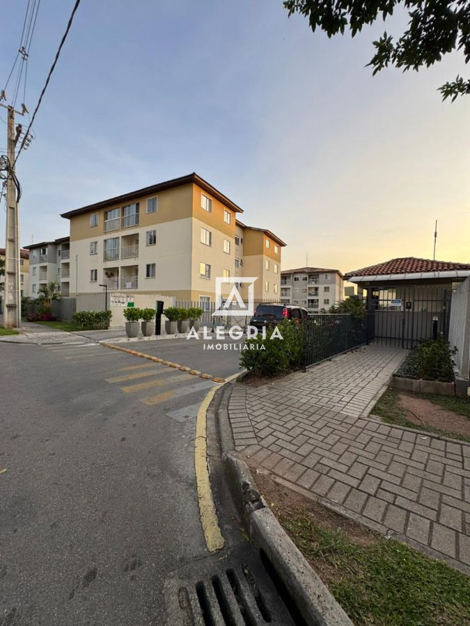 Lindo Apartamento no Residencial Le Village Royale no bairro Colonia Ria Grande em São José dos Pinhais