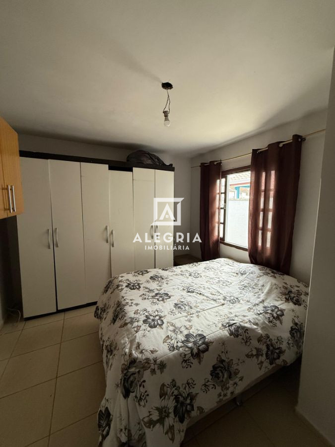 Linda Casa Contendo 03 Dormitórios no Jardim Cruzeiro em São José dos Pinhais