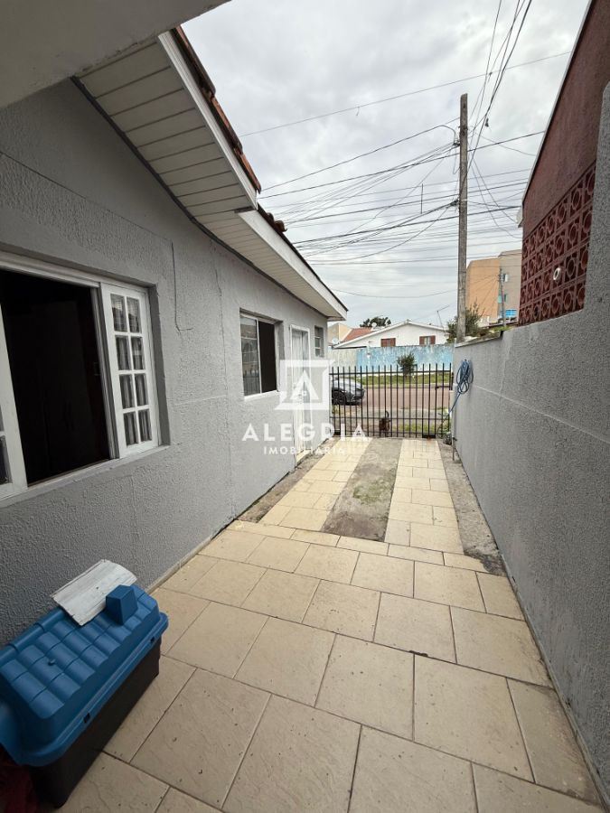 Linda Casa Contendo 03 Dormitórios no Jardim Cruzeiro em São José dos Pinhais