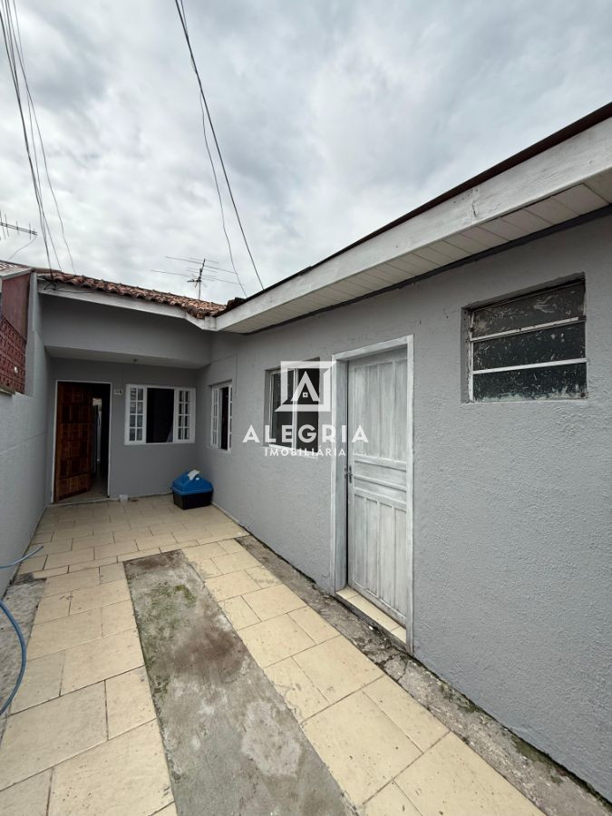 Linda Casa Contendo 02 Dormitórios no Jardim Cruzeiro em São José dos Pinhais