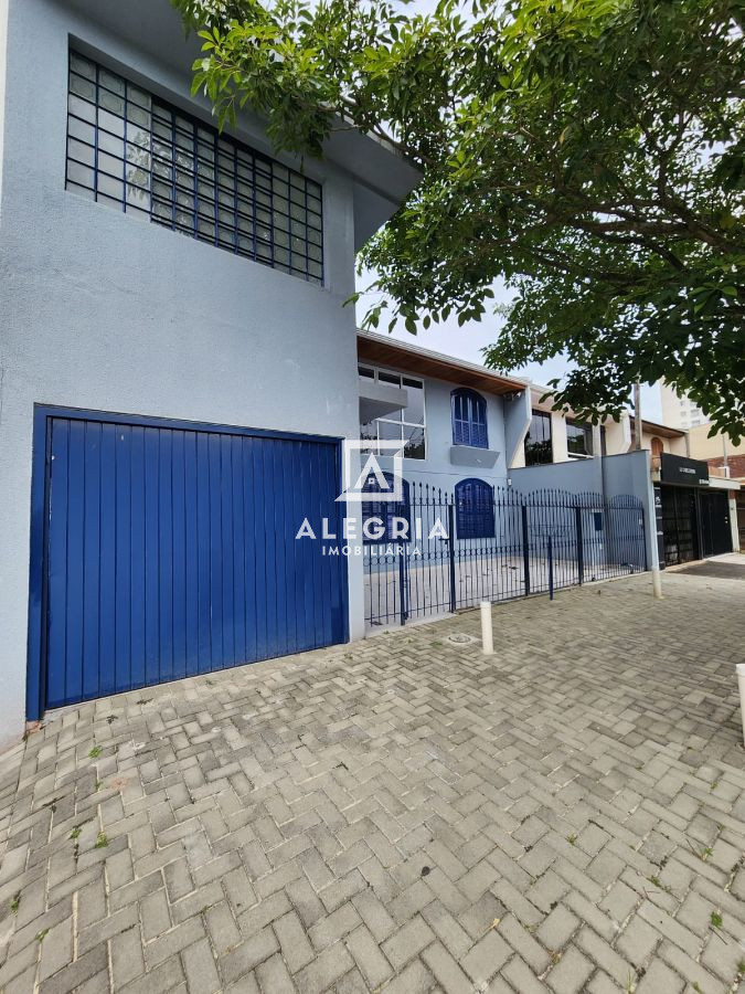 Excelente Sobrado 04 Dormitórios Sendo 01 Suíte no Centro em São José dos Pinhais