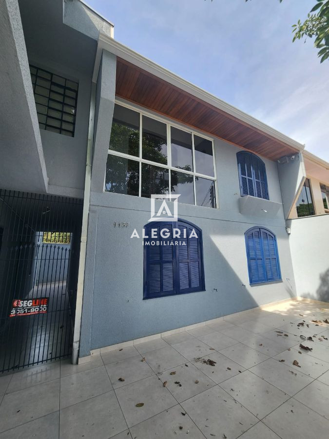 Excelente Sobrado 04 Dormitórios Sendo 01 Suíte no Centro em São José dos Pinhais