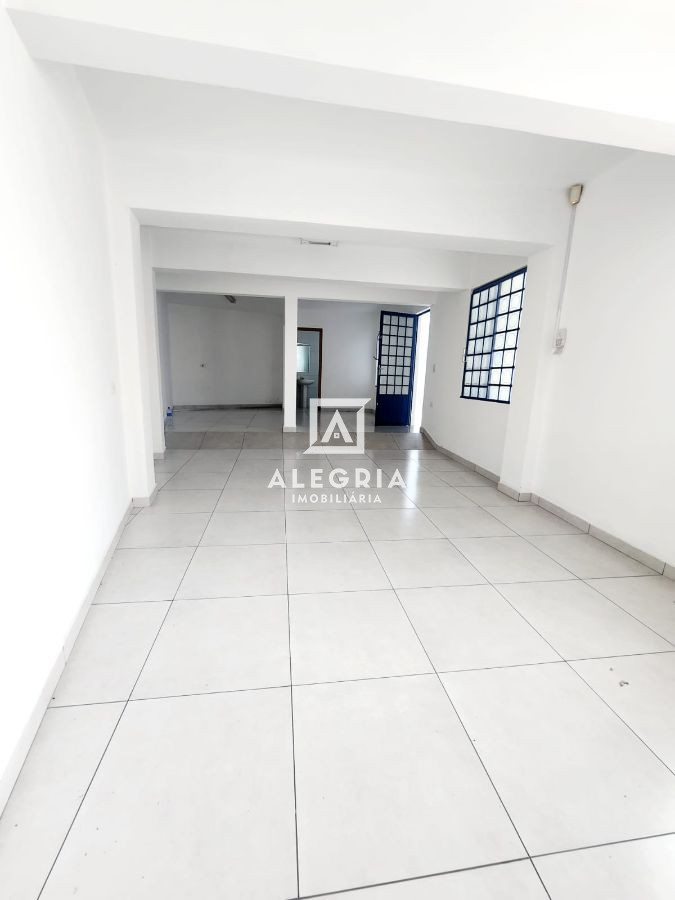 Excelente Sobrado 04 Dormitórios Sendo 01 Suíte no Centro em São José dos Pinhais