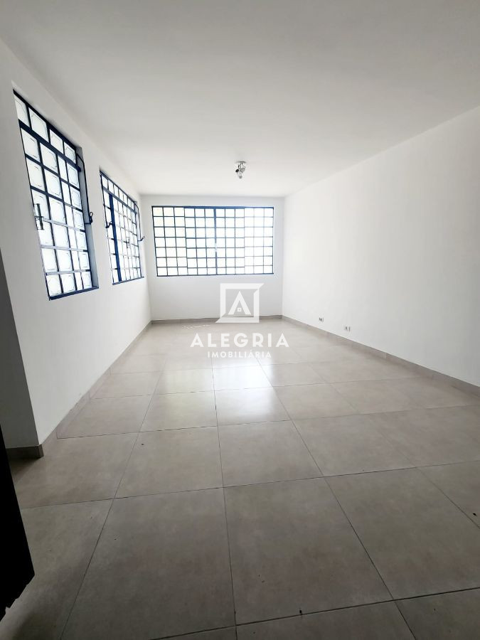 Excelente Sobrado 04 Dormitórios Sendo 01 Suíte no Centro em São José dos Pinhais