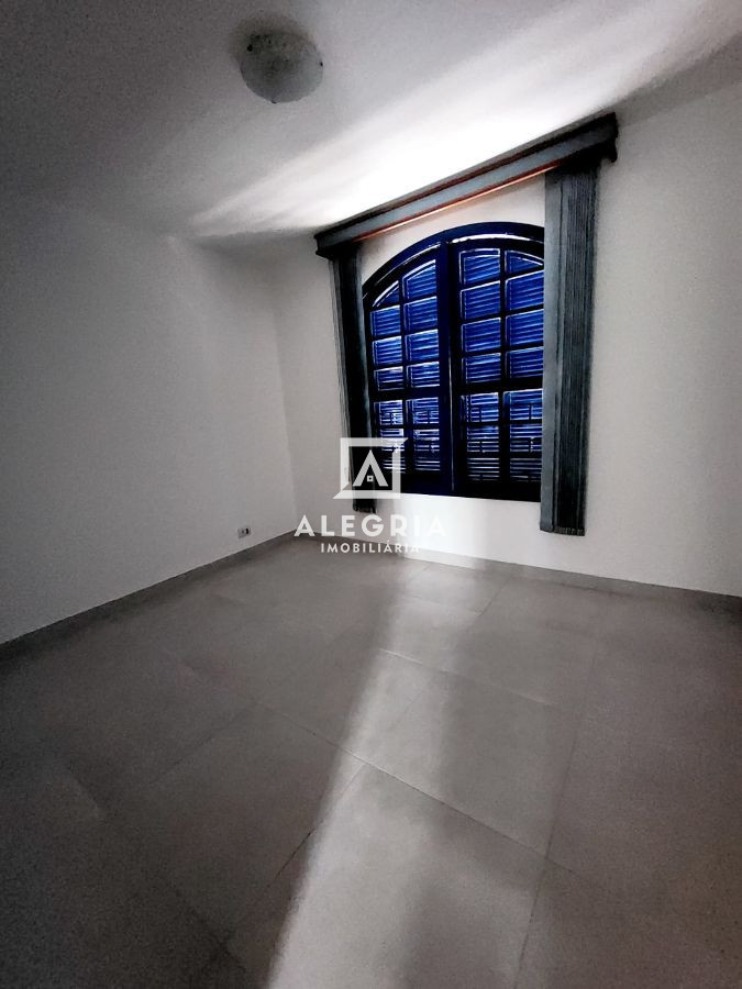 Excelente Sobrado 04 Dormitórios Sendo 01 Suíte no Centro em São José dos Pinhais