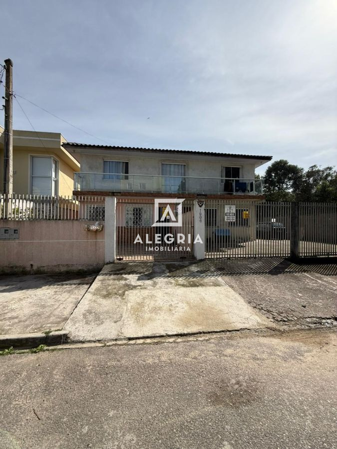 Sobrado no bairro Rio Pequeno em São José dos Pinhais em São José dos Pinhais