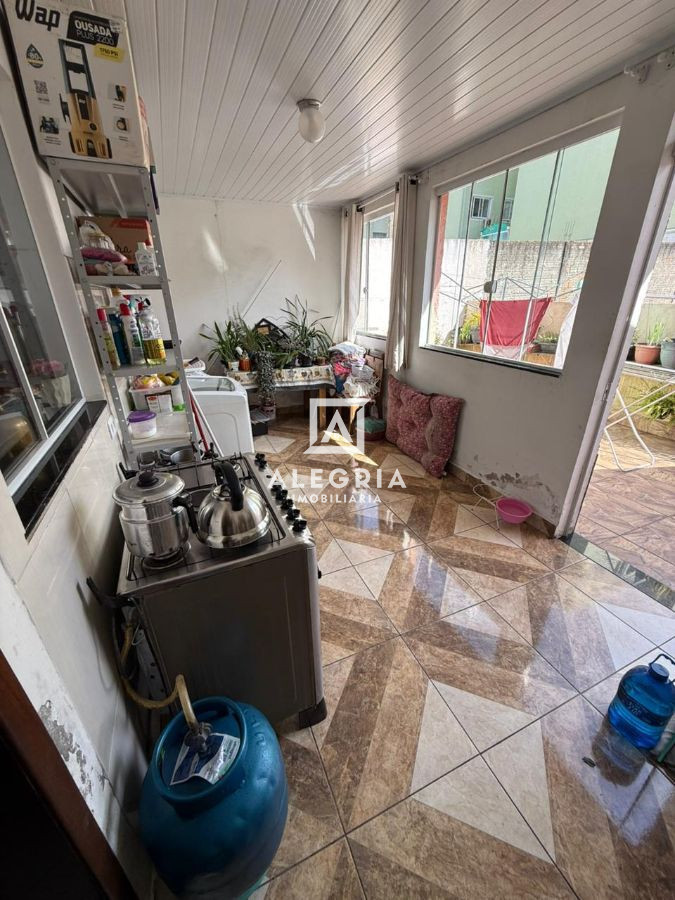 Sobrado no bairro Rio Pequeno em São José dos Pinhais em São José dos Pinhais