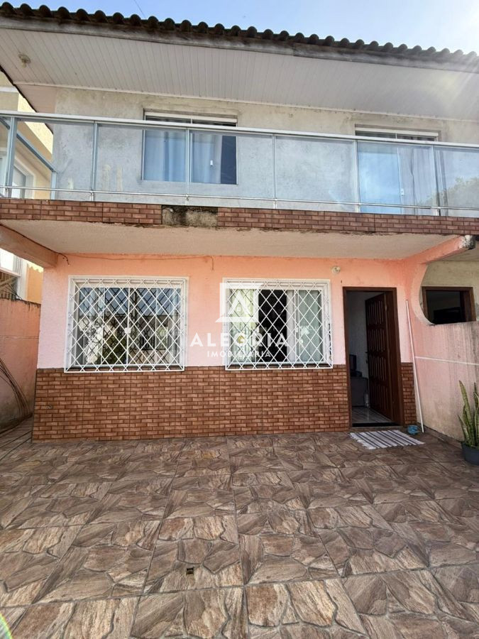 Sobrado no bairro Rio Pequeno em São José dos Pinhais em São José dos Pinhais