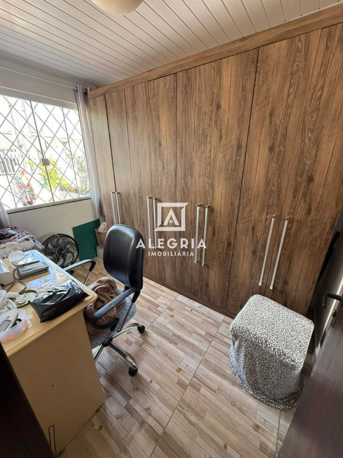 Sobrado no bairro Rio Pequeno em São José dos Pinhais em São José dos Pinhais