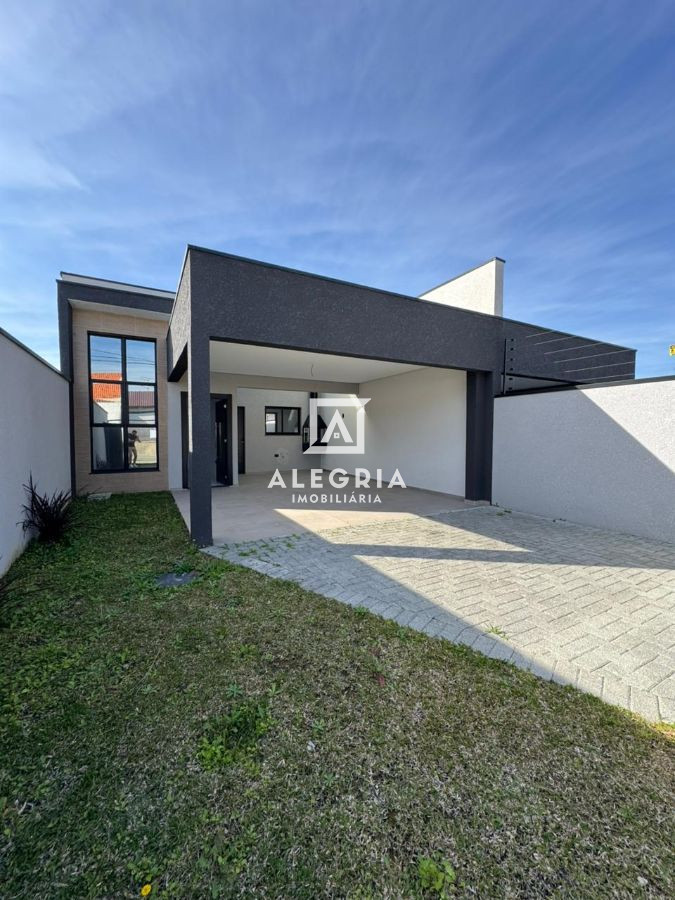 Belissima Casa Contendo 03 Dormitórios Sendo 01 Suite no Aguas Belas em São José dos Pinhais