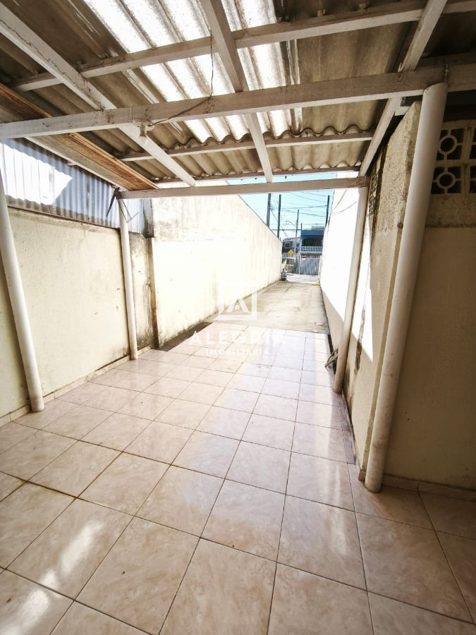 Casa 3 dormitórios bairro Quississana em São José dos Pinhais