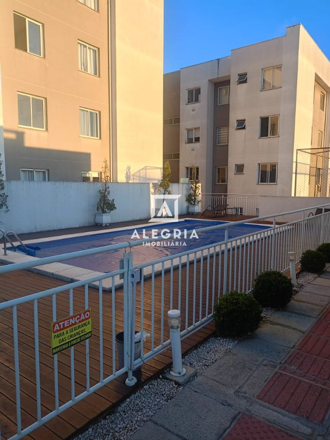 Apartamento no Residencial Maranello Club no Bairro Colonia Rio Grande em São José dos Pinhais