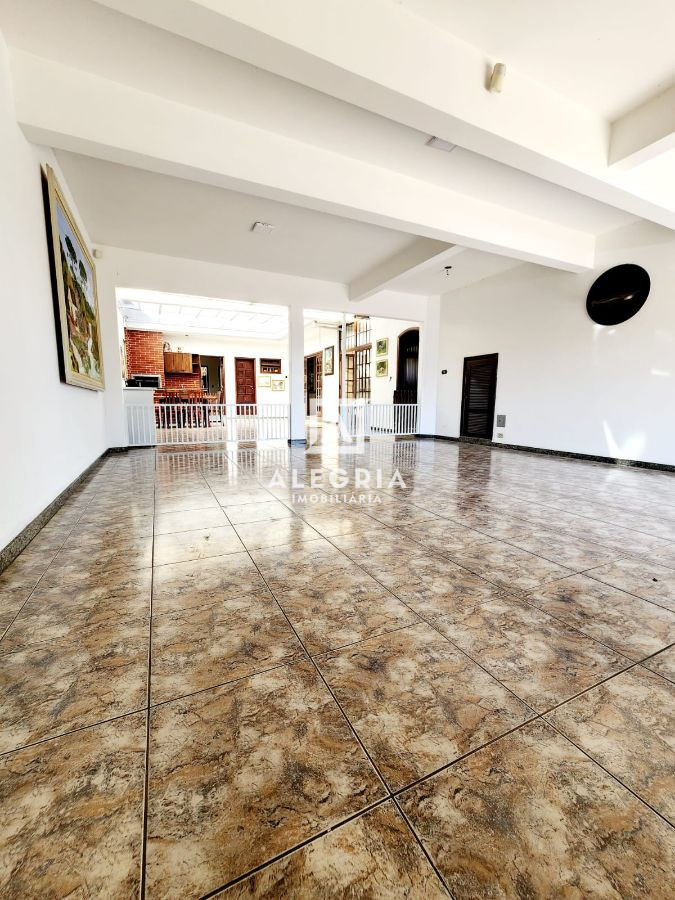 Sobrado Alto Padrão Mobiliado 04 Dormitórios sendo 01 Suíte master no Centro em São José dos Pinhais