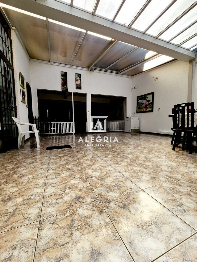 Sobrado Alto Padrão Mobiliado 04 Dormitórios sendo 01 Suíte master no Centro em São José dos Pinhais