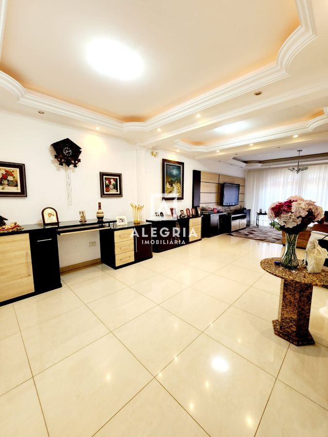 Sobrado Alto Padrão Mobiliado 04 Dormitórios sendo 01 Suíte master no Centro em São José dos Pinhais