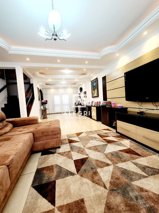 Sobrado Alto Padrão Mobiliado 04 Dormitórios sendo 01 Suíte master no Centro em São José dos Pinhais