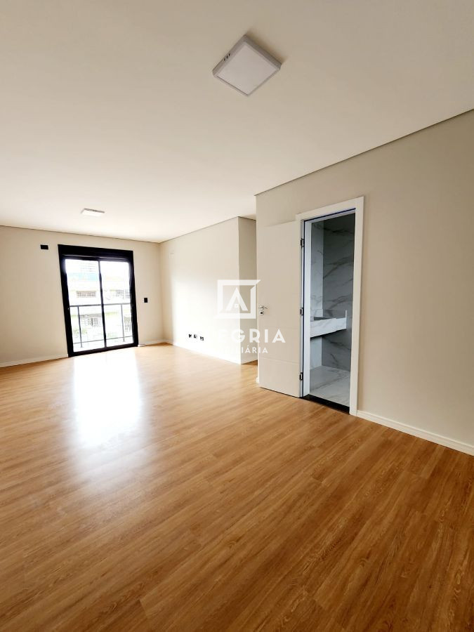 Excelente Sobrado 03 Dormitórios sendo 01 Suíte prox ao terminal central em São José dos Pinhais