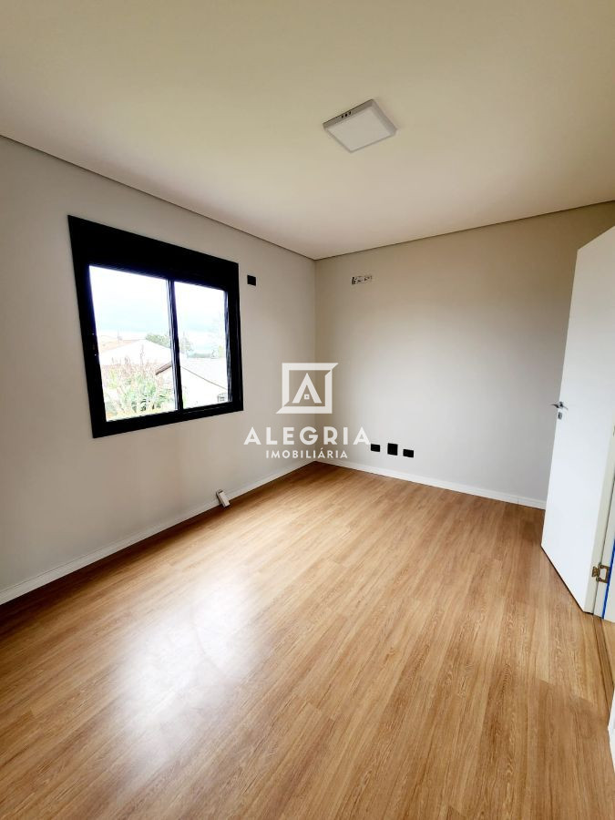 Excelente Sobrado 03 Dormitórios sendo 01 Suíte prox ao terminal central em São José dos Pinhais