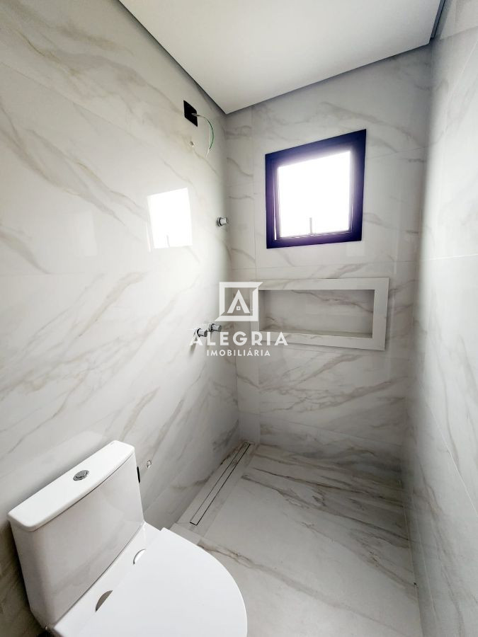 Excelente Sobrado 03 Dormitórios sendo 01 Suíte prox ao terminal central em São José dos Pinhais