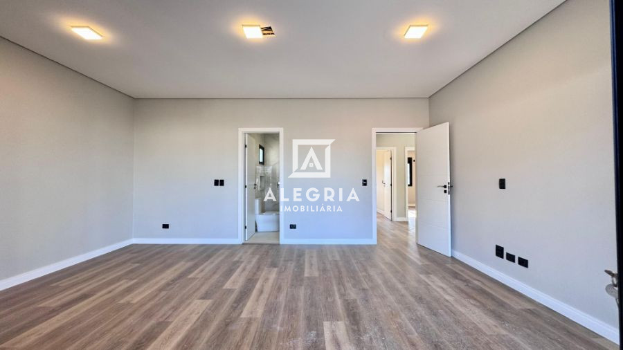 Belissimo Sobrado em Condomonio Fechado Contendo 03 Suites em São José dos Pinhais