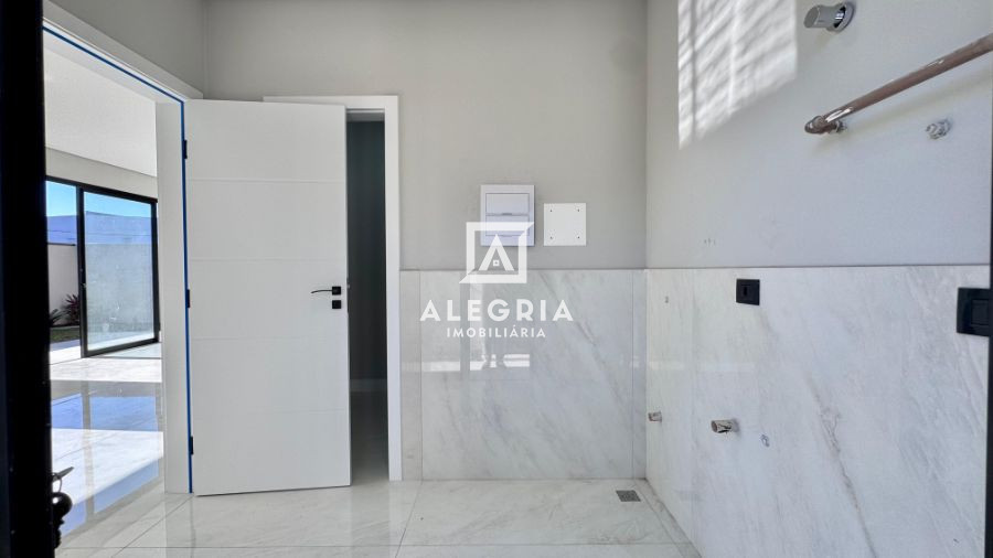 Belissimo Sobrado em Condomonio Fechado Contendo 03 Suites em São José dos Pinhais